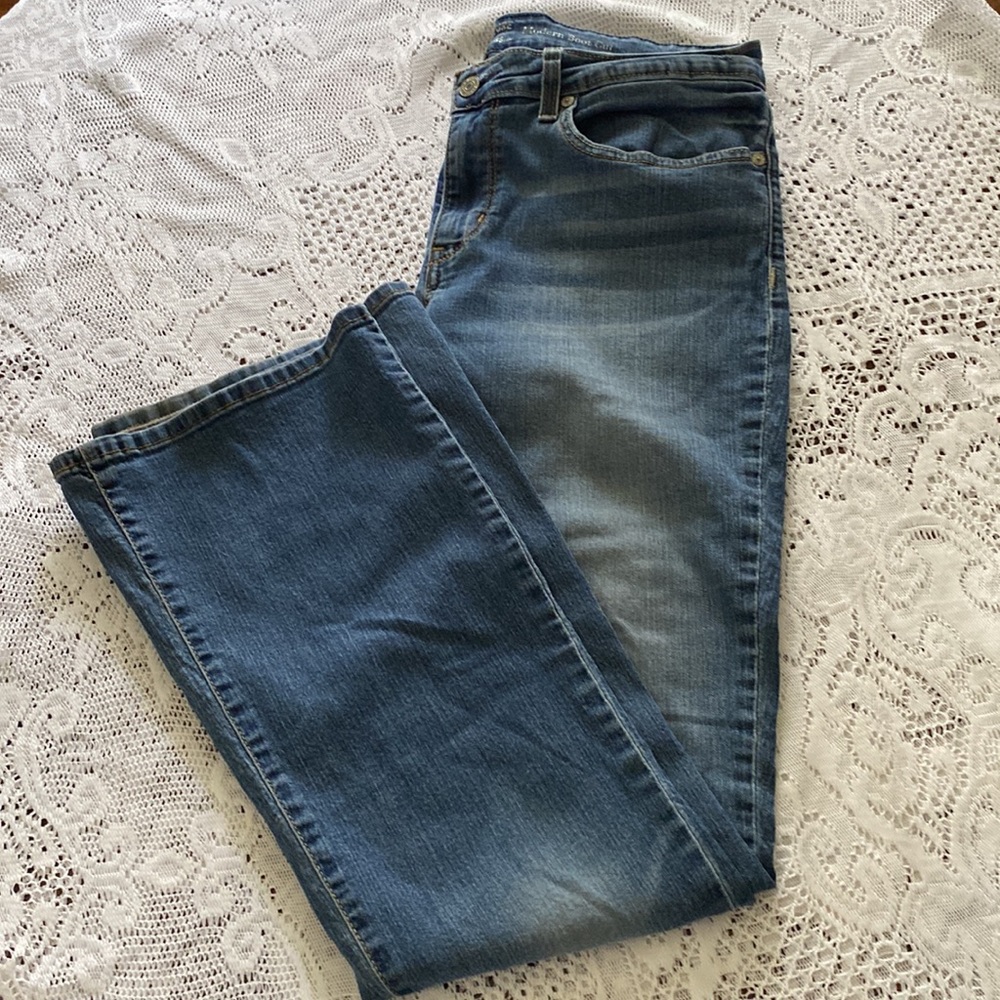 Signature Levi Strauss modern boot cut size 16.